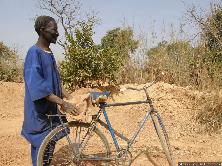 В деревне золотоискателей Бамако, Мали