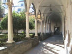 Монастырский дворик церкви Санта Мария ла Нова.