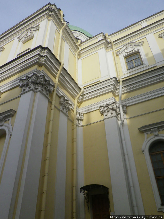 Строгий собор на Невском проспекте. Санкт-Петербург, Россия