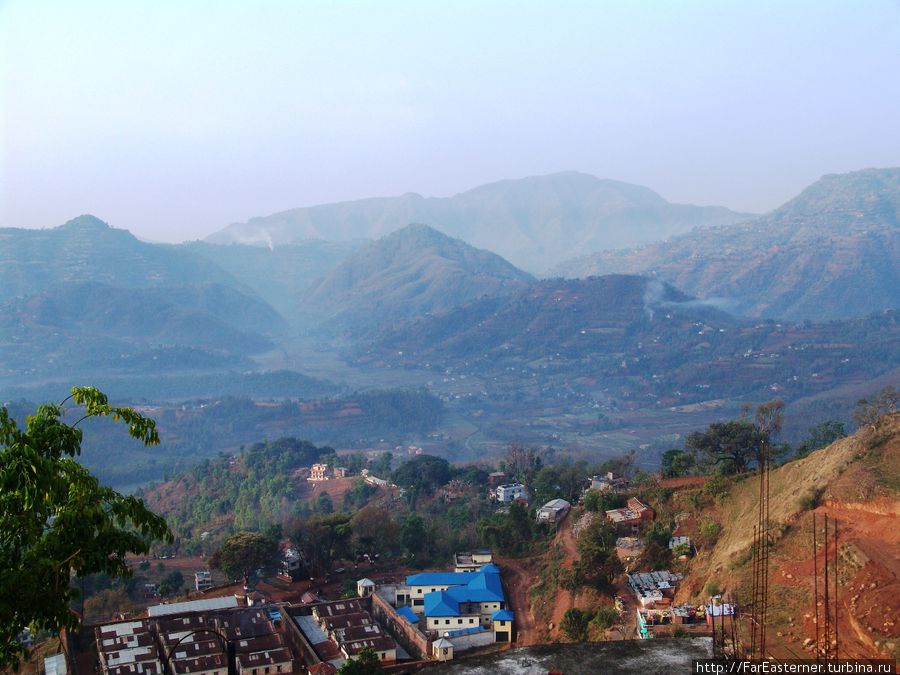 Вид на долину Мади с балкона Mohan Guesthouse Тансен, Непал