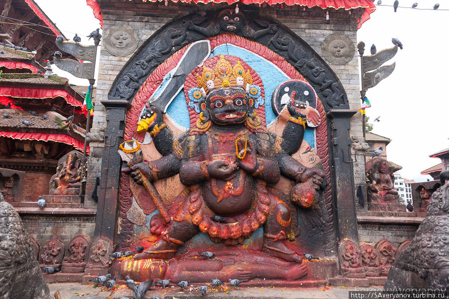 Катманду, площадь Дарбар. Кал Бхайрав — гневное воплощение Шивы Катманду, Непал