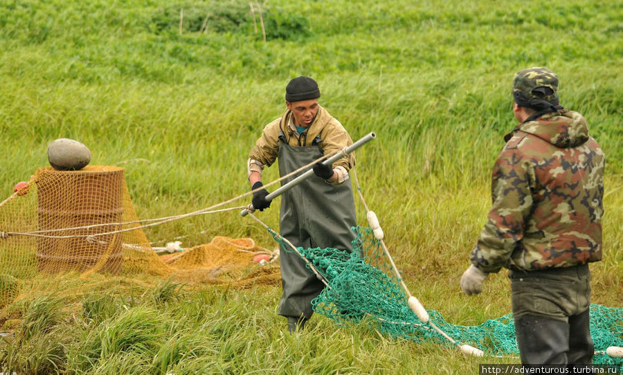 Лов рыбы на Саранном Никольское, Россия