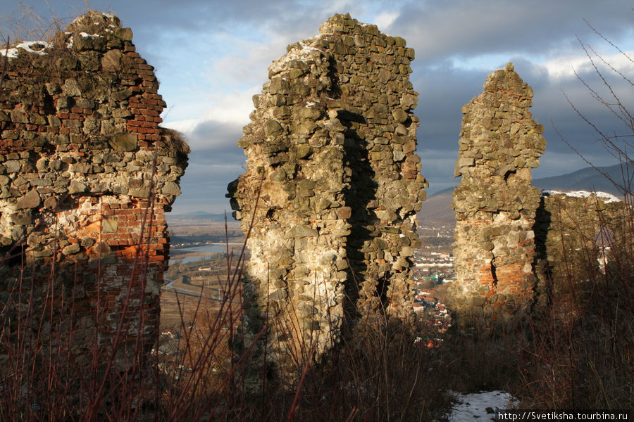 Хустский замок на горе Хуст, Украина