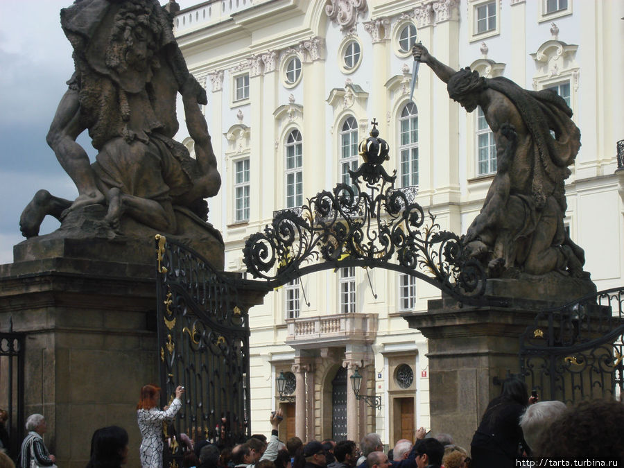 Главные ворота в королевский дворец Прага, Чехия