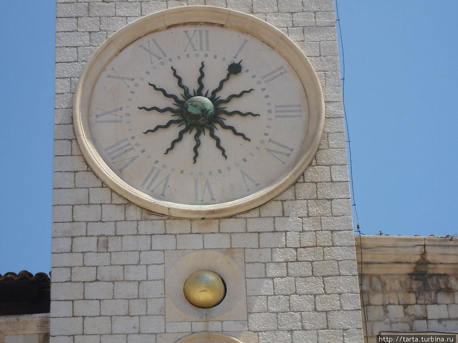 Часы на городской колокольне Дубровник, Хорватия