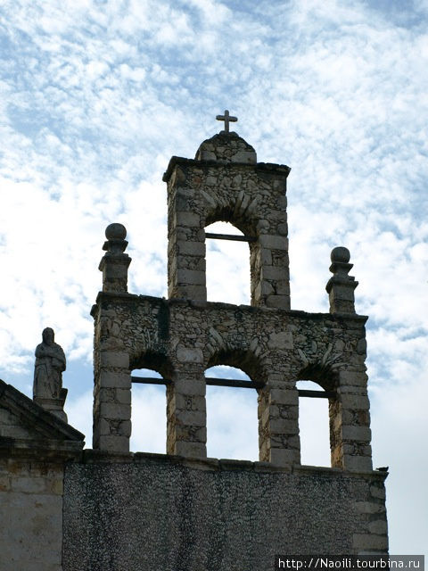 Город состоит из нескольких районов, в каждом из которых есть своя церковь Мерида, Мексика