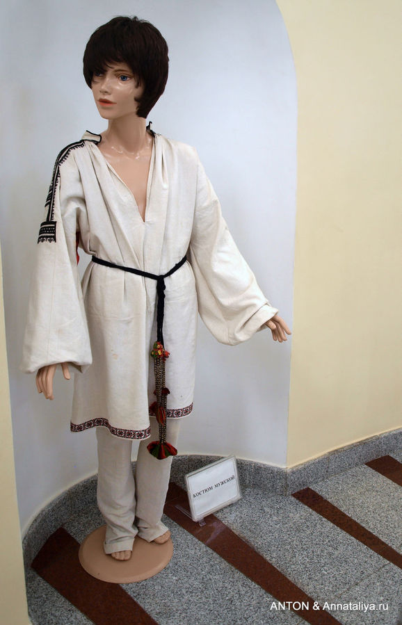 Выставка белгородских костюмов