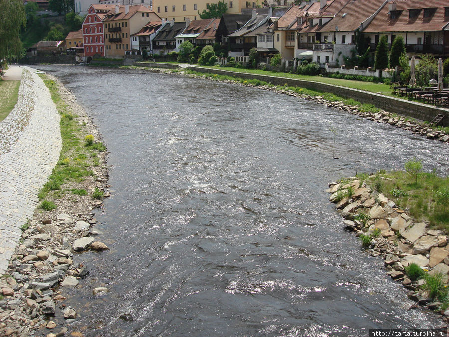 Беглый взгляд на речку Чешский Крумлов, Чехия