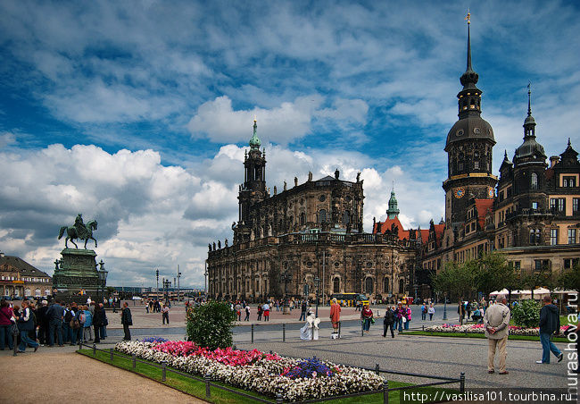 Черно-кремовая архитектура Дрездена Дрезден, Германия