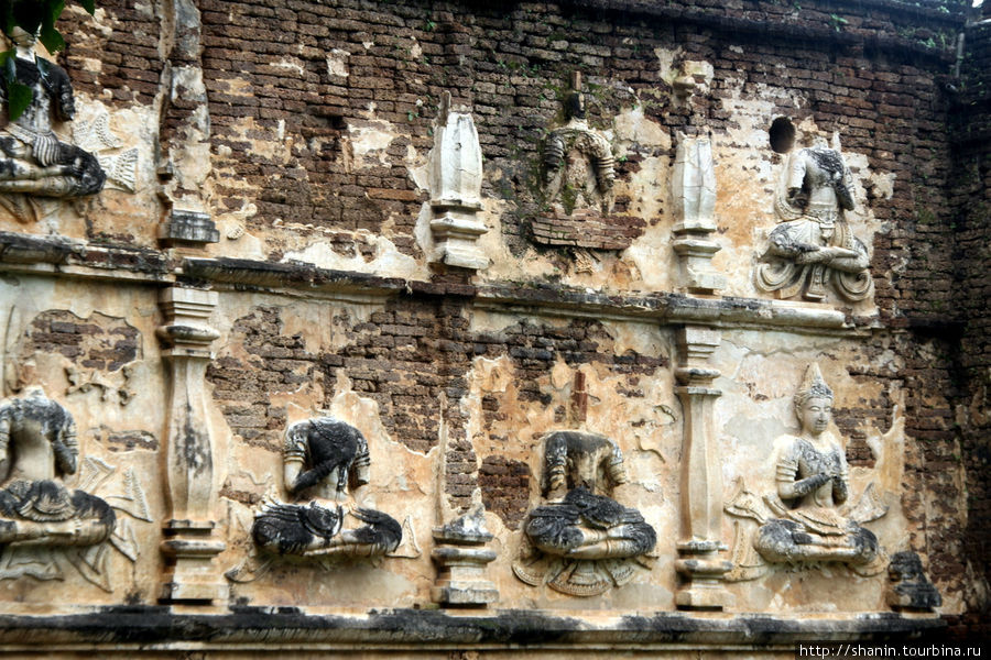 Храм с семью шпилями Чиангмай, Таиланд