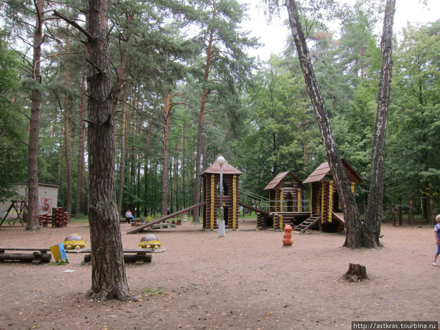 одна из многочисленных детских площадок города Протвино, Россия