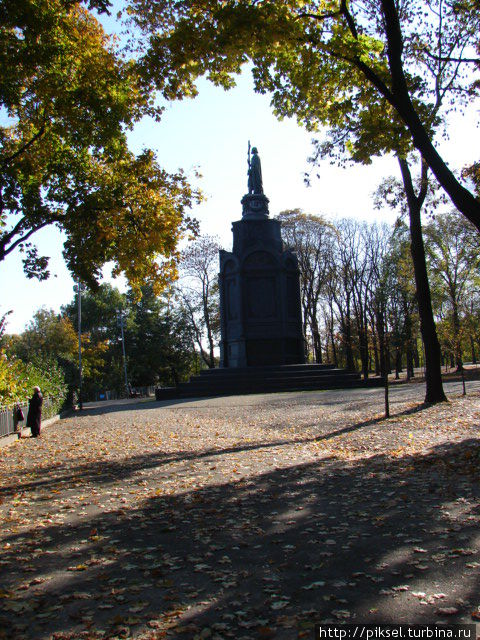 На подходе к памятнику Крестителю Руси Киев, Украина