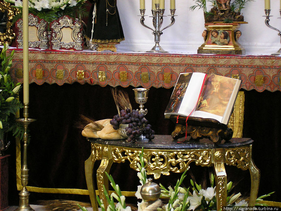 кровь и плоть Иисуса символизируют вино и хлеб Гранада, Испания
