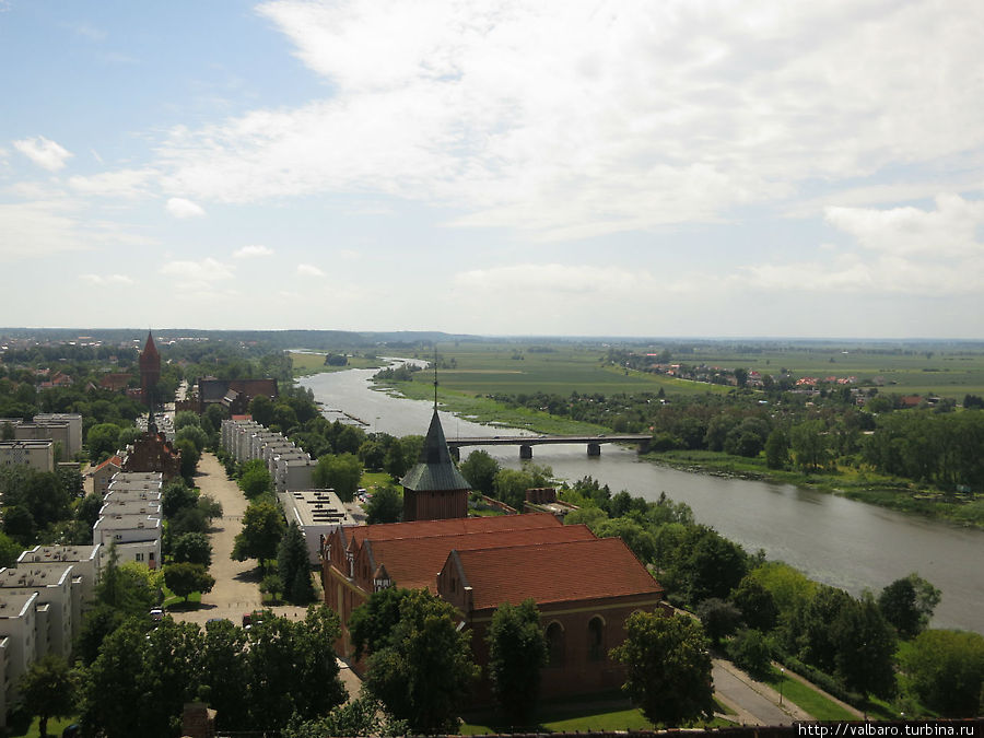 Вид на Мальборк с самой высокой башни замка. Мальборк, Польша