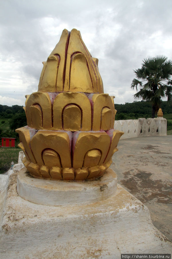 Пагода на отшибе Мингун, Мьянма