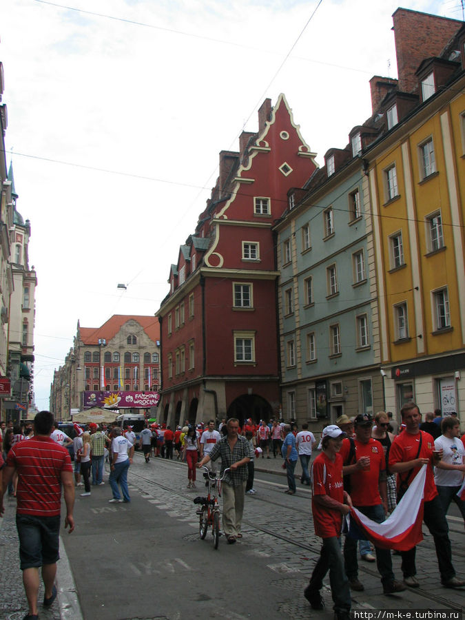 Улица, ведущая к площади Вроцлав, Польша