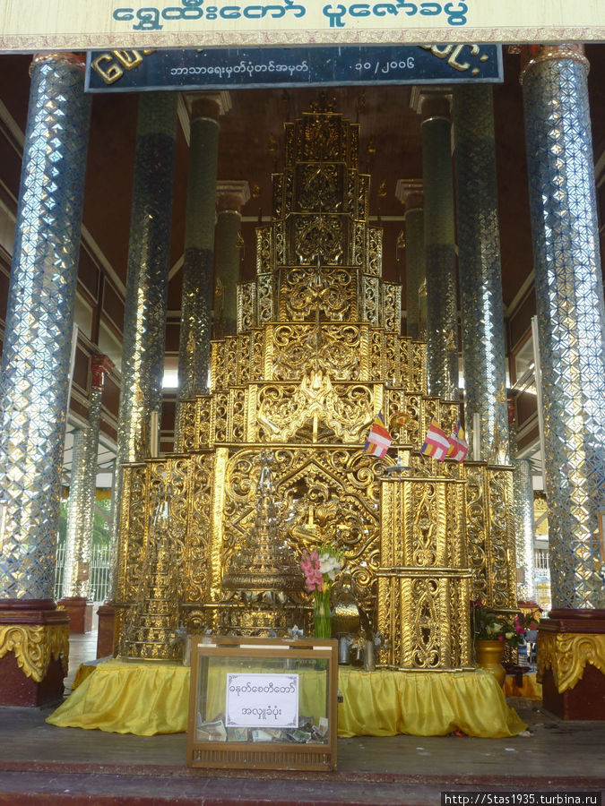 Янгон. Пагода Шведагон. Старый шпиль. Янгон, Мьянма
