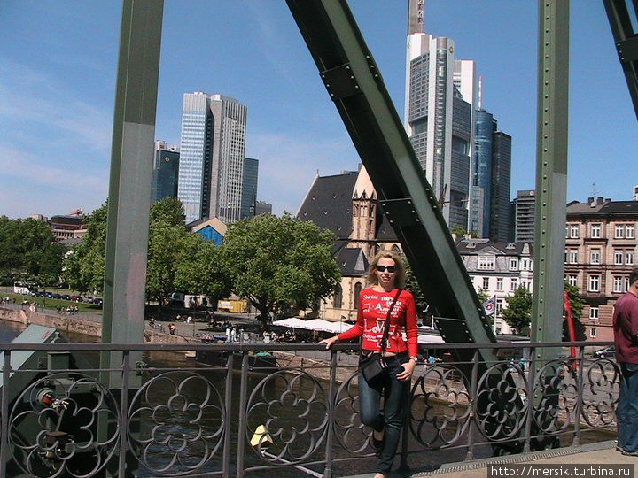 Гигантские небоскребы, крупнейшие банки и милые особнячки Франкфурт-на-Майне, Германия