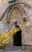 Монастырь в его теперешней форме был основан в XV веке во времена венецианского правления на Кипре.