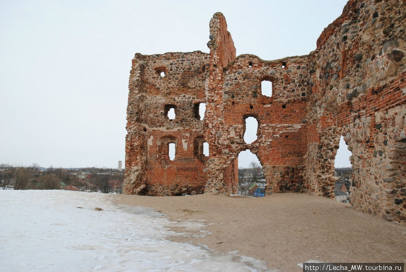 Руины Лудзенского замка Лудза, Латвия