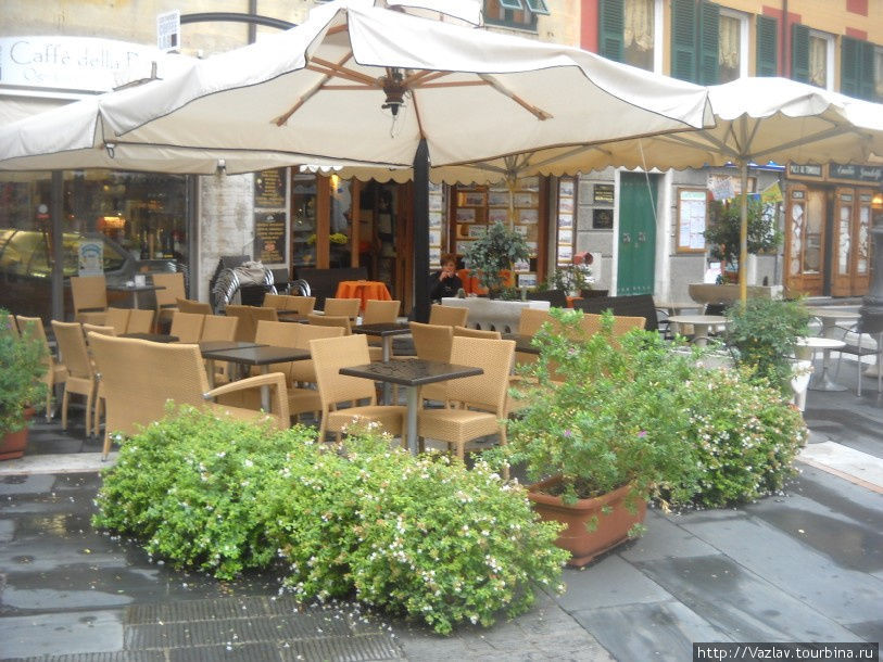 Кафешка Рапалло, Италия