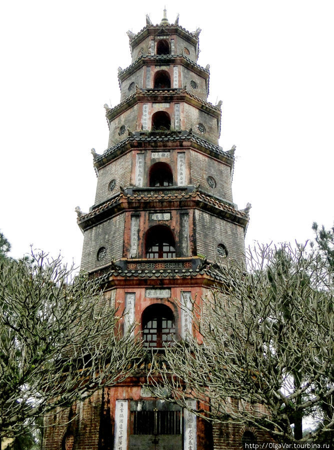 Башня  Тхап Фыок Зуен Хюэ, Вьетнам