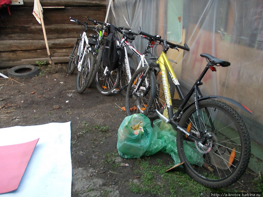 велосипеды приехали с их хозяевами Красноярск, Россия