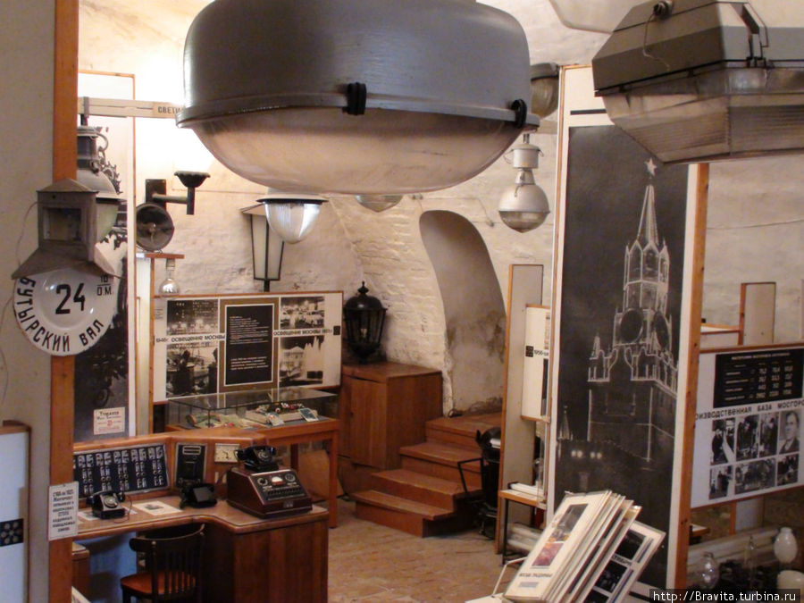 Зал музея, в котором рассказывается про электрическое освещение Москва, Россия
