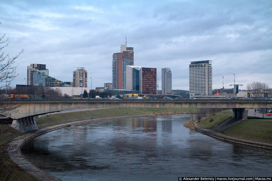 Новые деловые кварталы. Поскольку сам Вильнюс не очень высотный, небоскребы строить не стали. Вильнюс, Литва