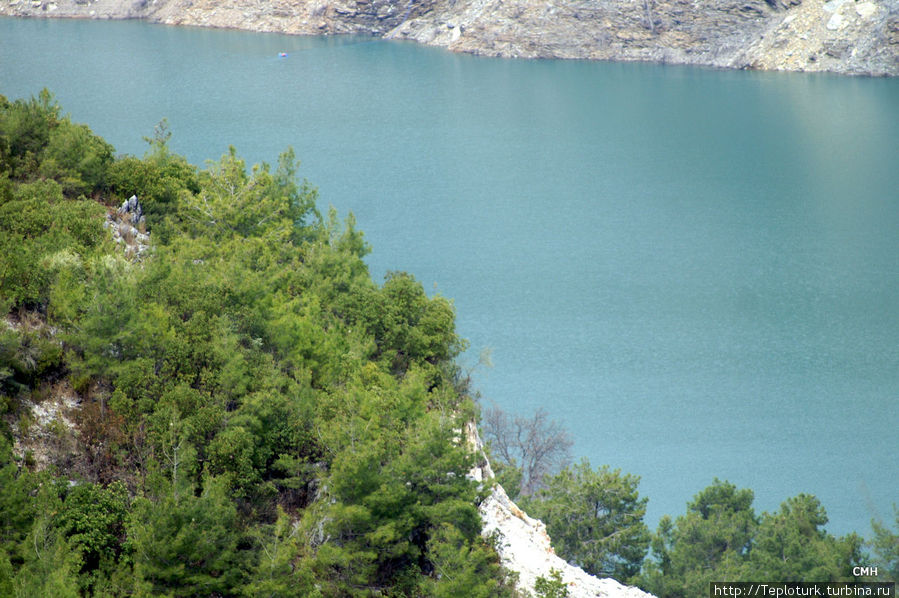 Озеро в горах Турция