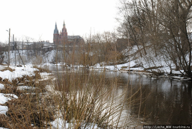Вид на собор от подножия Замковой горы Лудза, Латвия