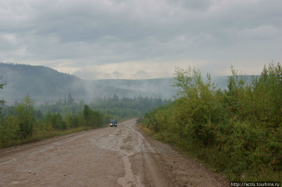 Дорога через горы после Братска. Нижнеангарск, Россия