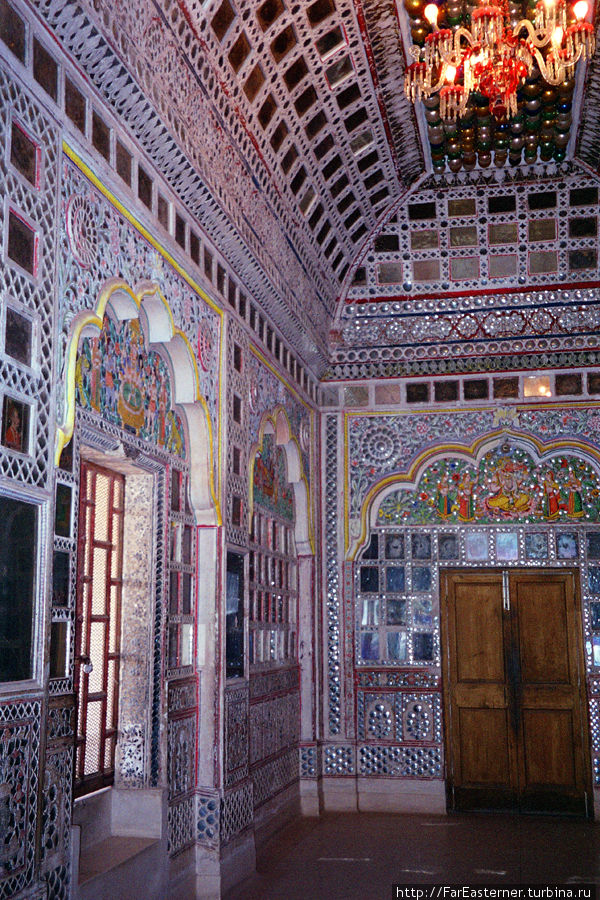 Зеркальная комната во дворце Джодхпур, Индия