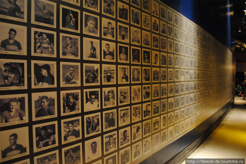 Стены музея украшены фотографиями всех (!) игроков, когда-либо выступавших за клуб. Буэнос-Айрес, Аргентина