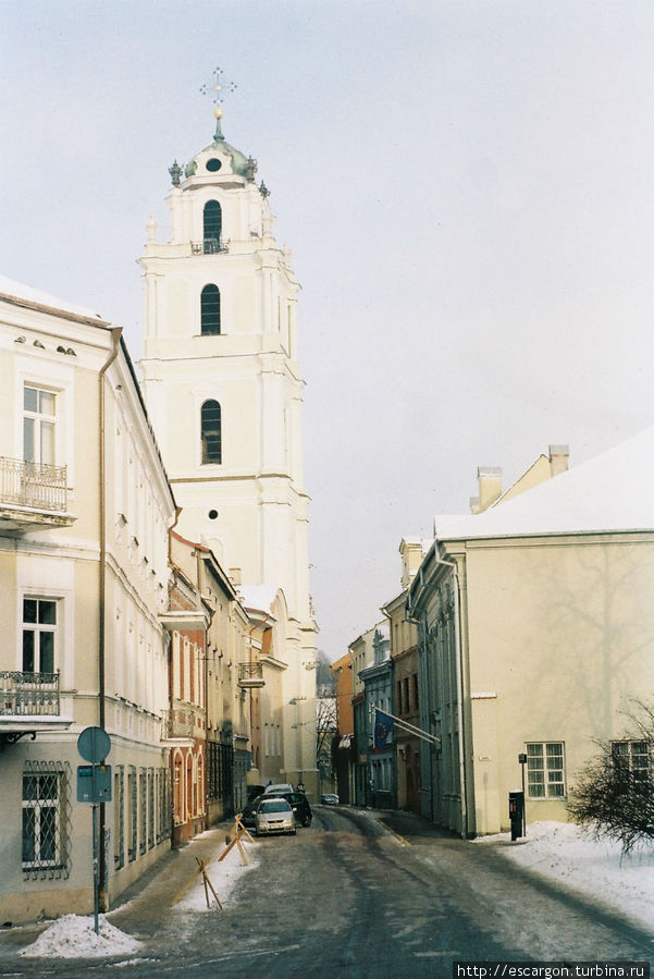 Колокольня  и костел св. Иоаннов Вильнюс, Литва