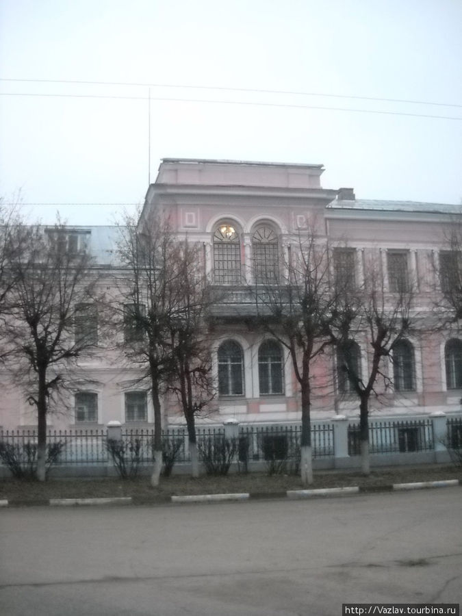 Фасад особняка, в котором находится музей Серпухов, Россия