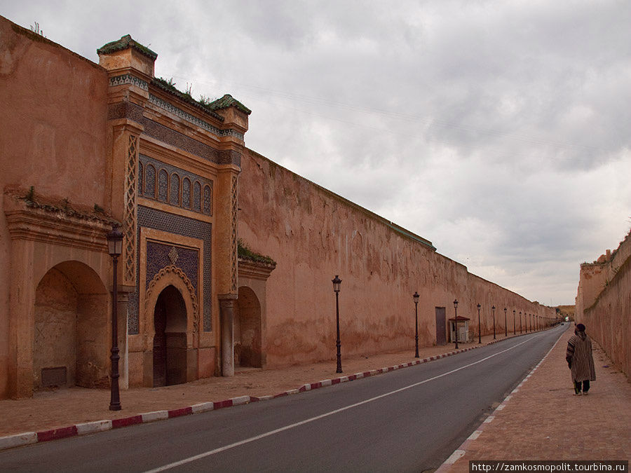Мекнес — один из имперских городов Марокко, бывших в разное время столицей страны. Марокко