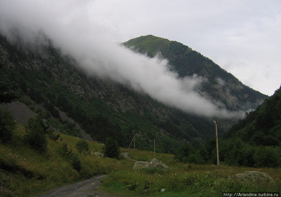 Дорога к Комы-Арту. Северная Осетия-Алания, Россия