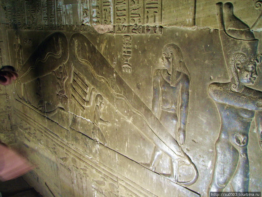 Дендера. В храме Хатхор Египет