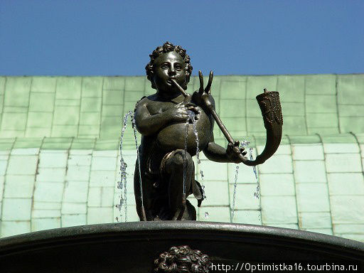 Поющий фонтан (верхняя фигура).
Фото из интернета. Прага, Чехия