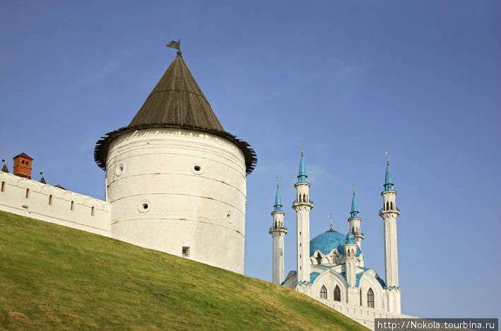 Казанский кремль. Безымянная башня и мечеть Кул Шариф Казань, Россия