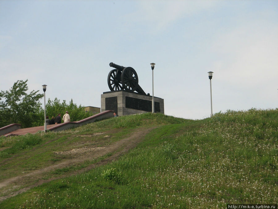 Каменская пушка символ города Каменск-Уральский, Россия