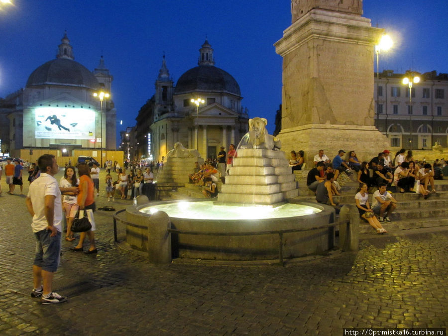 На Piazza del Popolo Рим, Италия