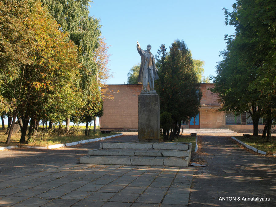 Памятник Ленину Новоукраинка, Украина