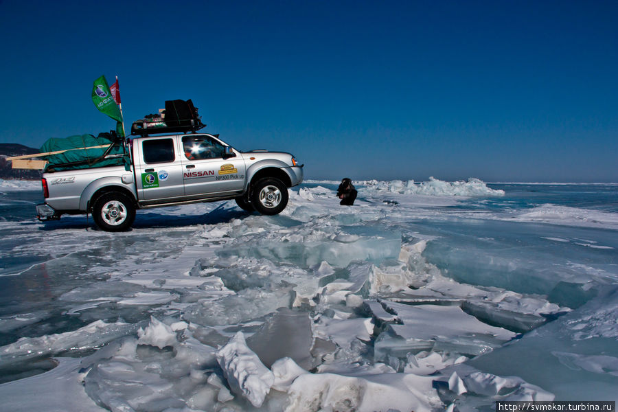 Через трещину озеро Байкал, Россия