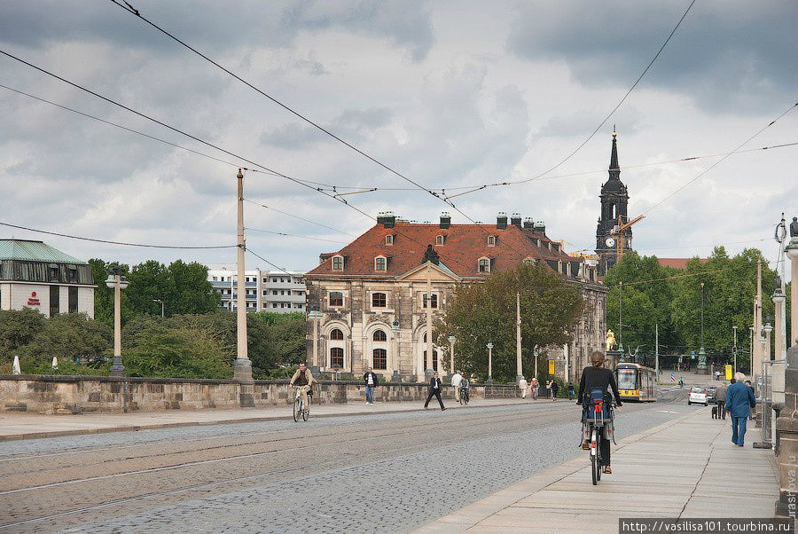 Черно-кремовая архитектура Дрездена Дрезден, Германия