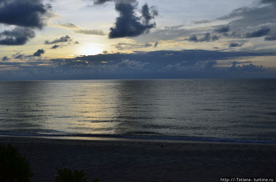 В жарких странах где рассветы 
В океанах прячут лето Остров Самуи, Таиланд