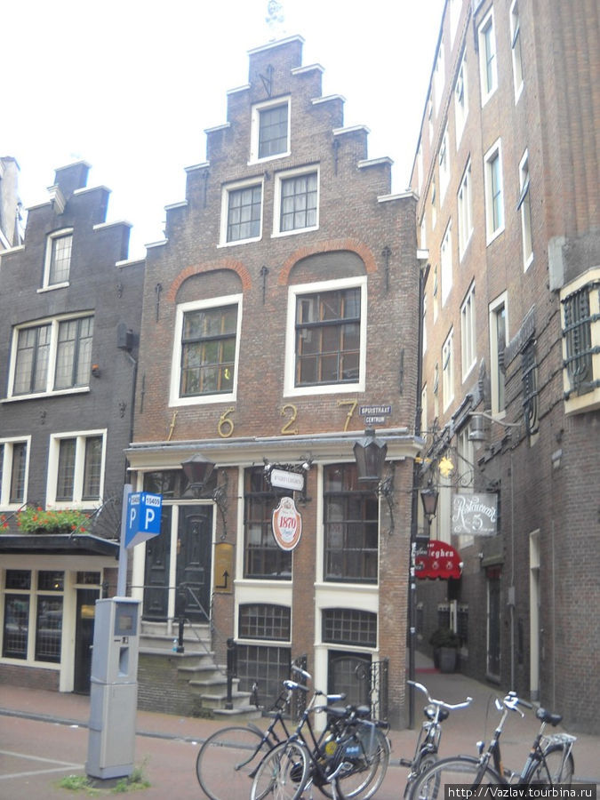 Типично голландская архитектура Амстердам, Нидерланды