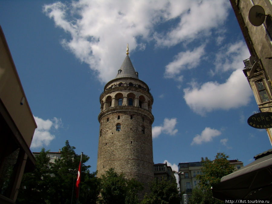 Башня Галата во всей своей красе. Стамбул, Турция