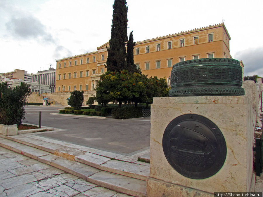 Площадь Синтагма — центр современных Афин Афины, Греция